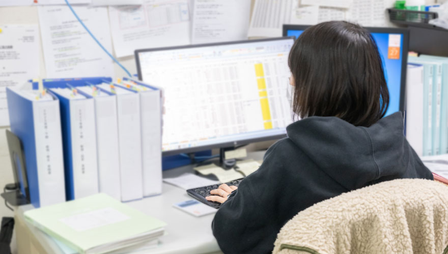 有限会社尾崎金型 社員